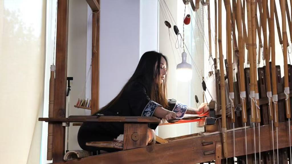 Cipher of Warp & Weft: Wisdom Embodied in Sichuan Brocade Weaving Tools