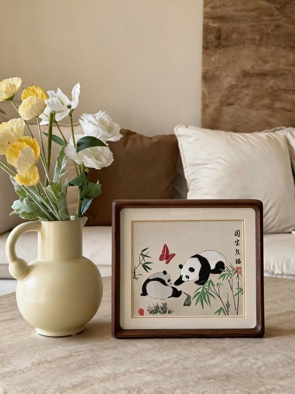 蜀锦国宝大熊猫 · 横幅台屏丝绸艺术画